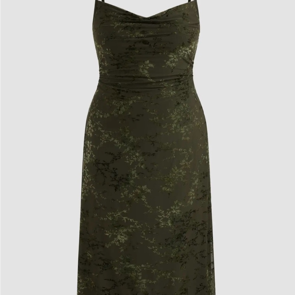 MESH COWL NECK FLORAL RUCHED MAX
DRESS CURVE & PLUS